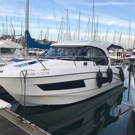 Yate De Lujo En Getxo Hotel Екстериор снимка