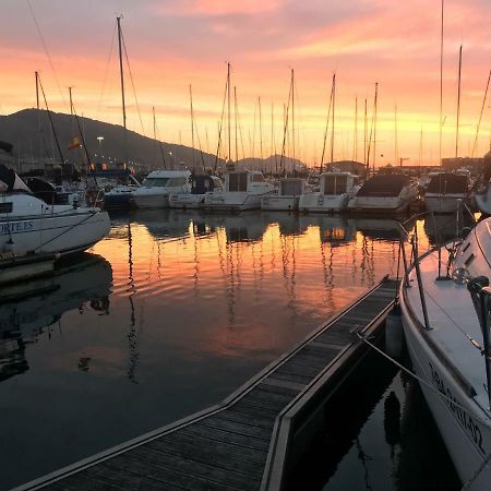 Yate De Lujo En Getxo Hotel Екстериор снимка