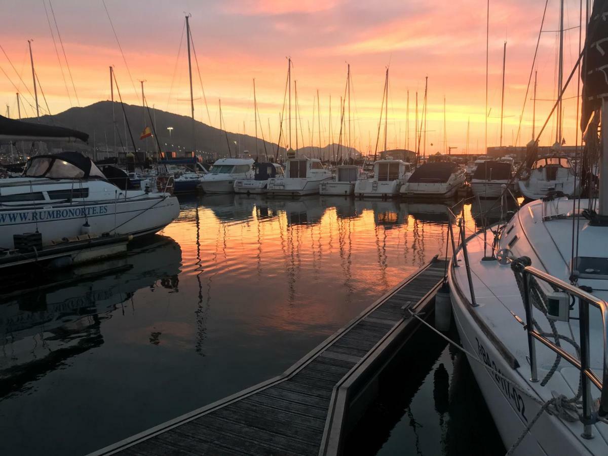 Yate De Lujo En Getxo Hotel Екстериор снимка